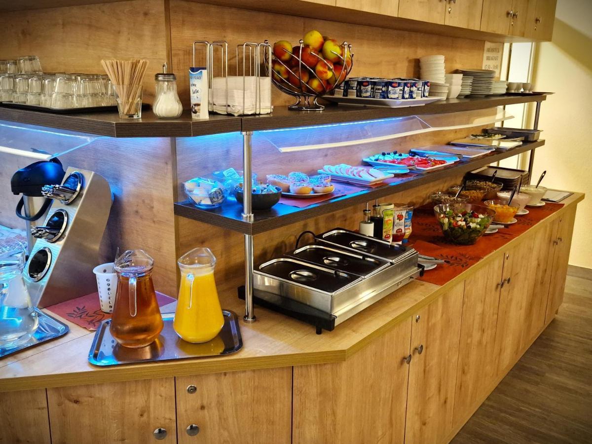 ברלין Mikon Eastgate Hotel - City Centre מראה חיצוני תמונה