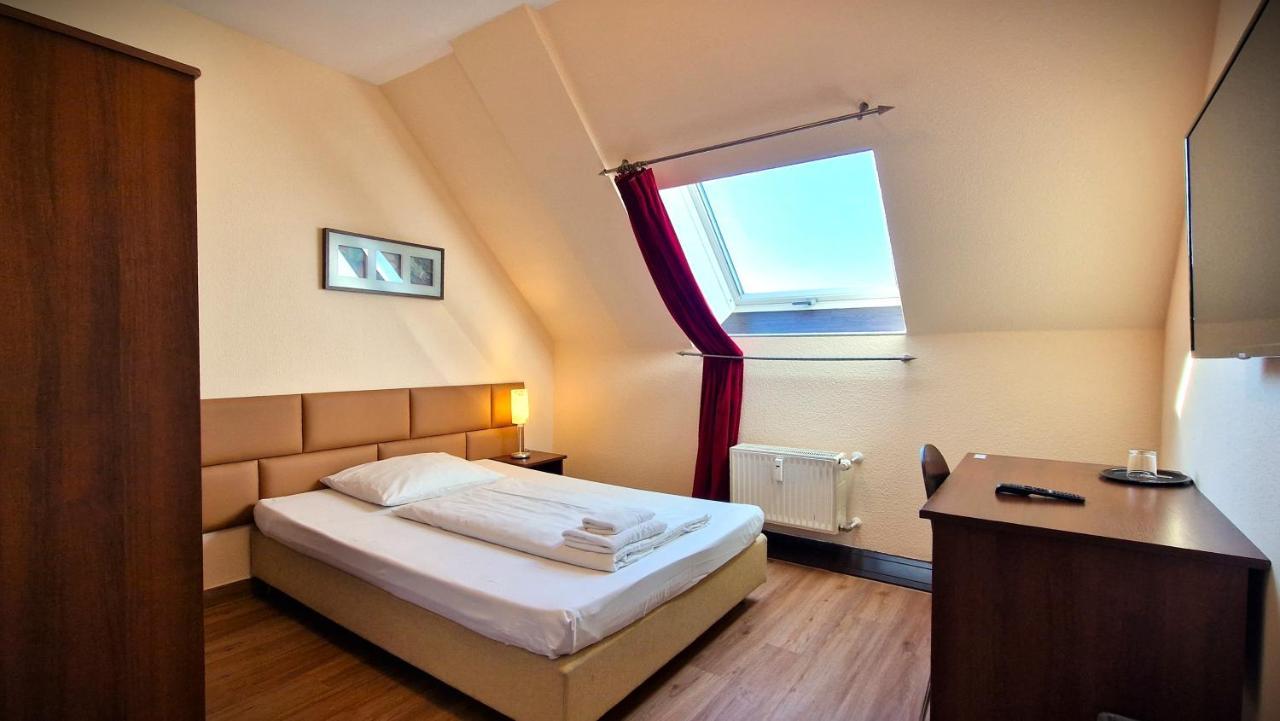 ברלין Mikon Eastgate Hotel - City Centre מראה חיצוני תמונה