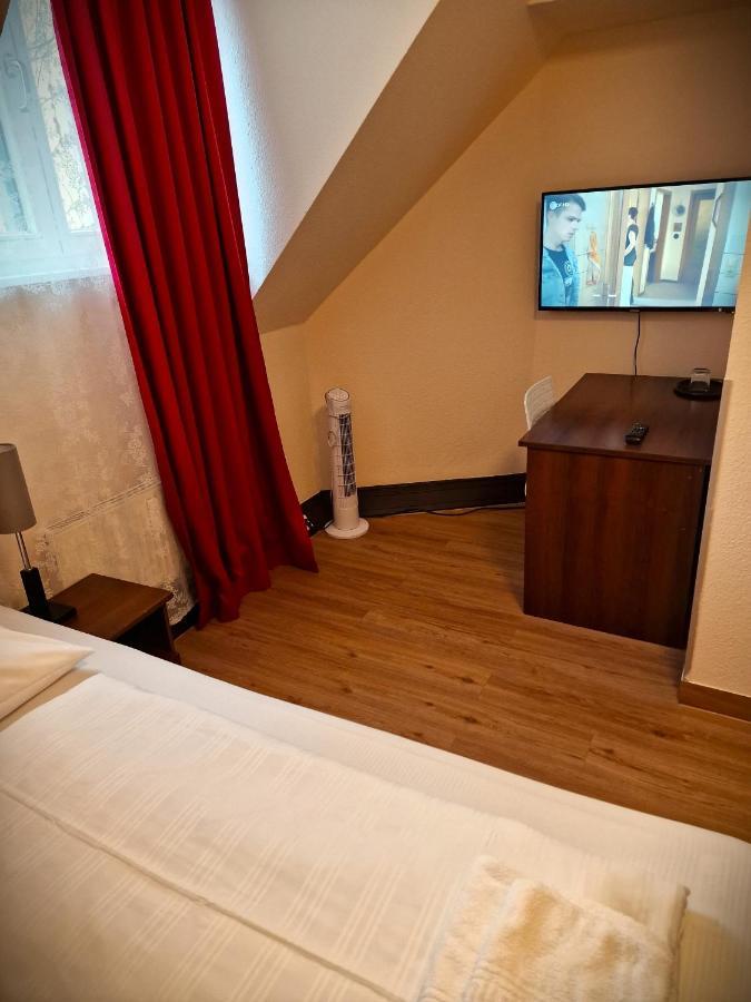 ברלין Mikon Eastgate Hotel - City Centre מראה חיצוני תמונה