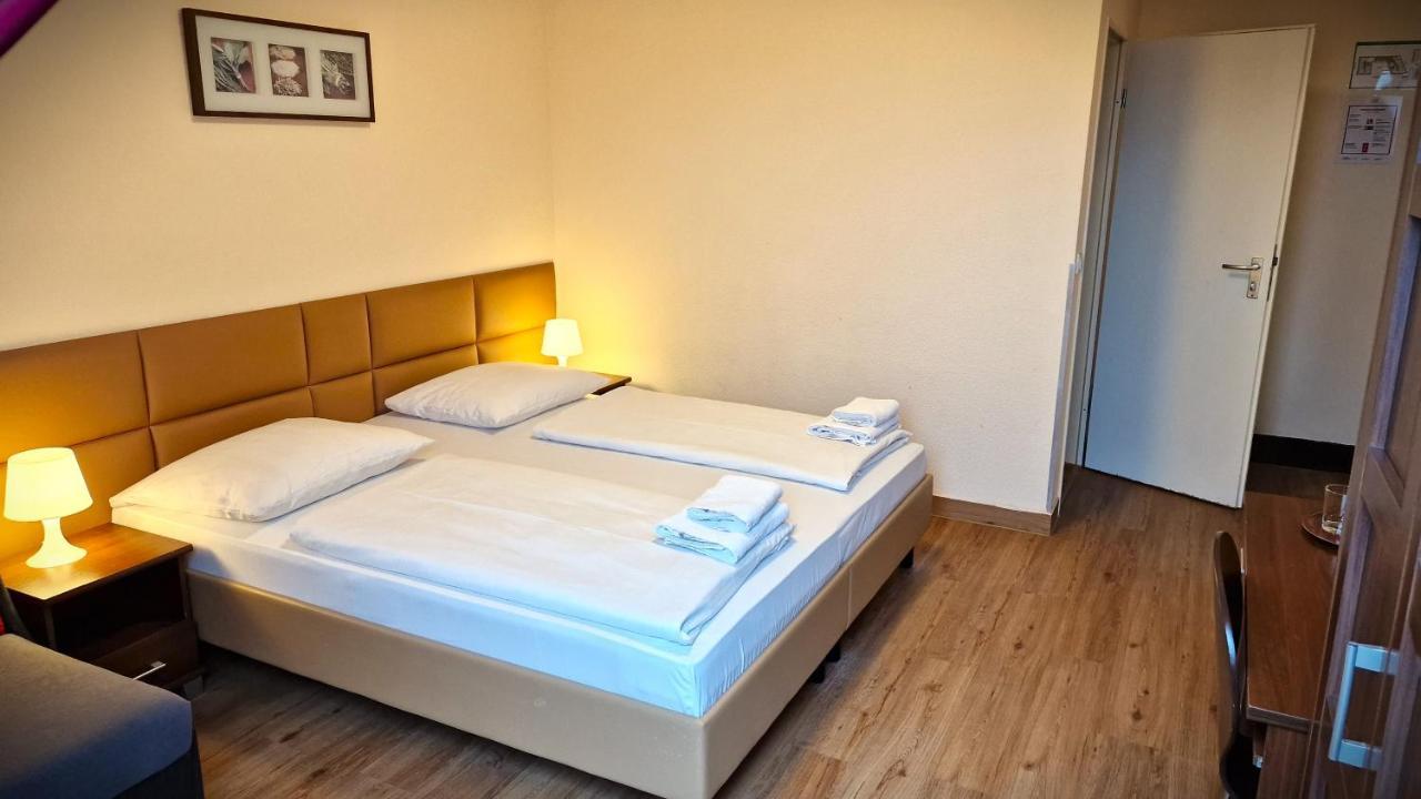 ברלין Mikon Eastgate Hotel - City Centre מראה חיצוני תמונה