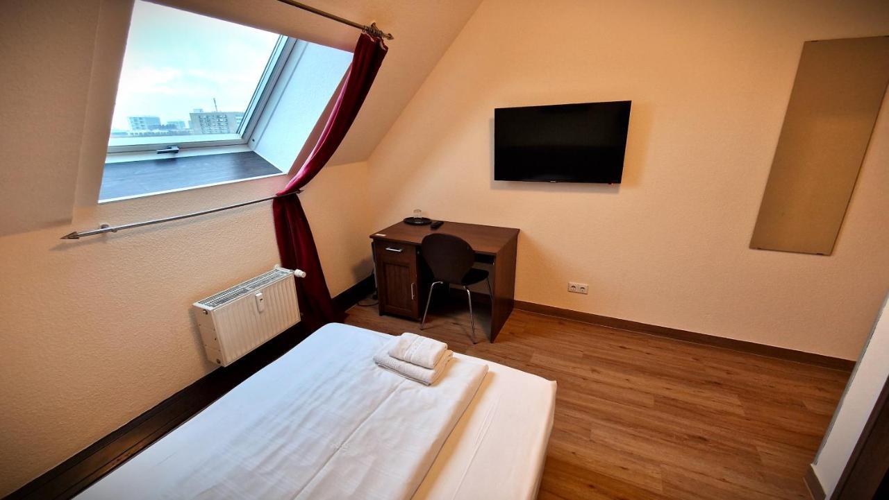ברלין Mikon Eastgate Hotel - City Centre מראה חיצוני תמונה