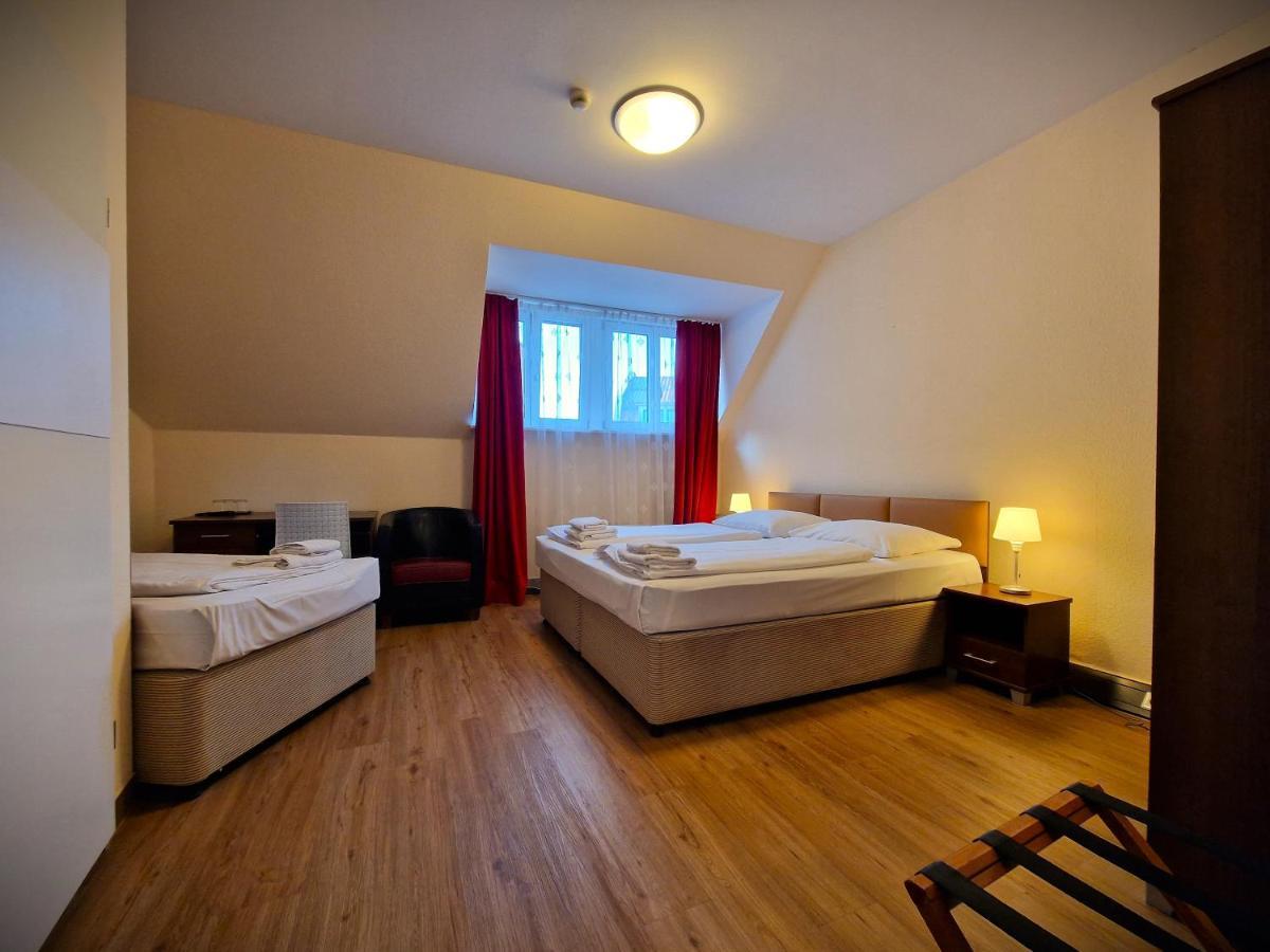ברלין Mikon Eastgate Hotel - City Centre מראה חיצוני תמונה