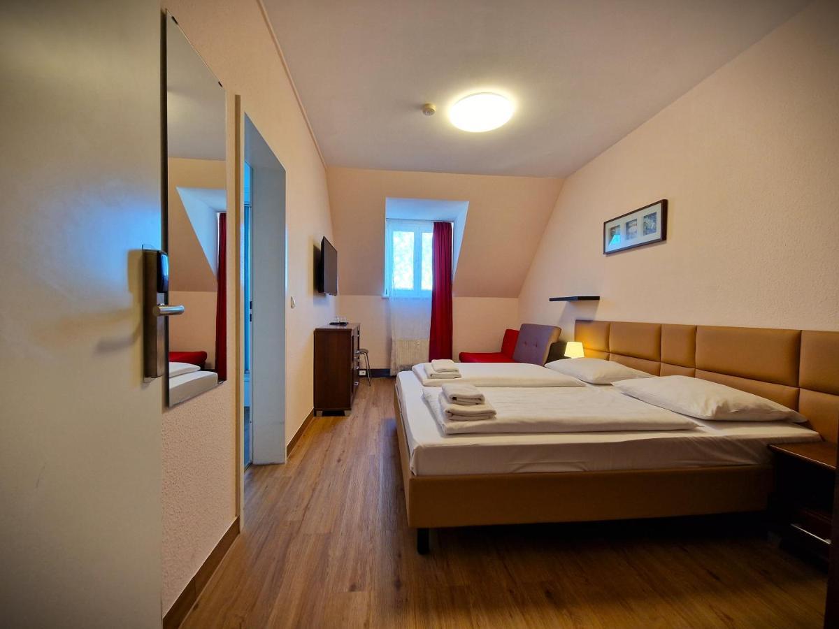 ברלין Mikon Eastgate Hotel - City Centre מראה חיצוני תמונה