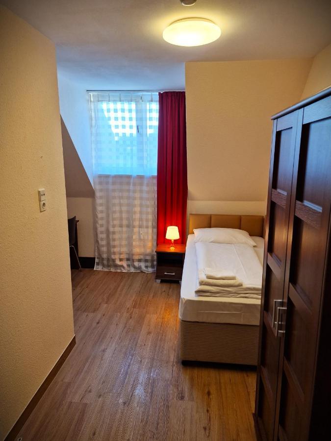 ברלין Mikon Eastgate Hotel - City Centre מראה חיצוני תמונה