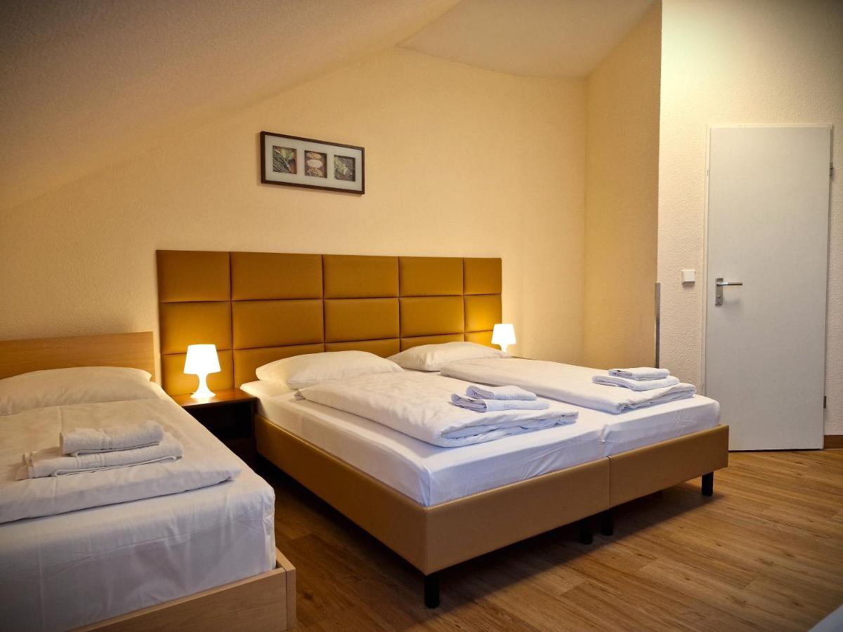 ברלין Mikon Eastgate Hotel - City Centre מראה חיצוני תמונה