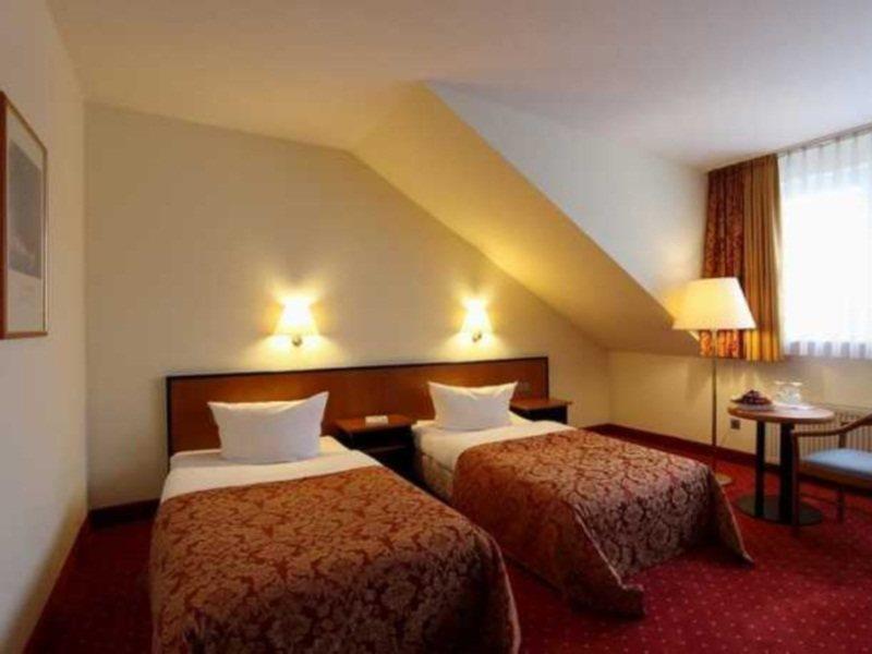 ברלין Mikon Eastgate Hotel - City Centre מראה חיצוני תמונה